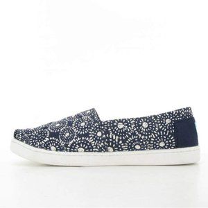 TOMS Kids Classics in Navy Shibori Dots